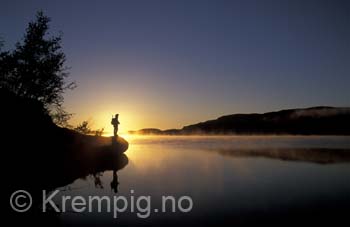 Fisker i midnattsol- Finnmark